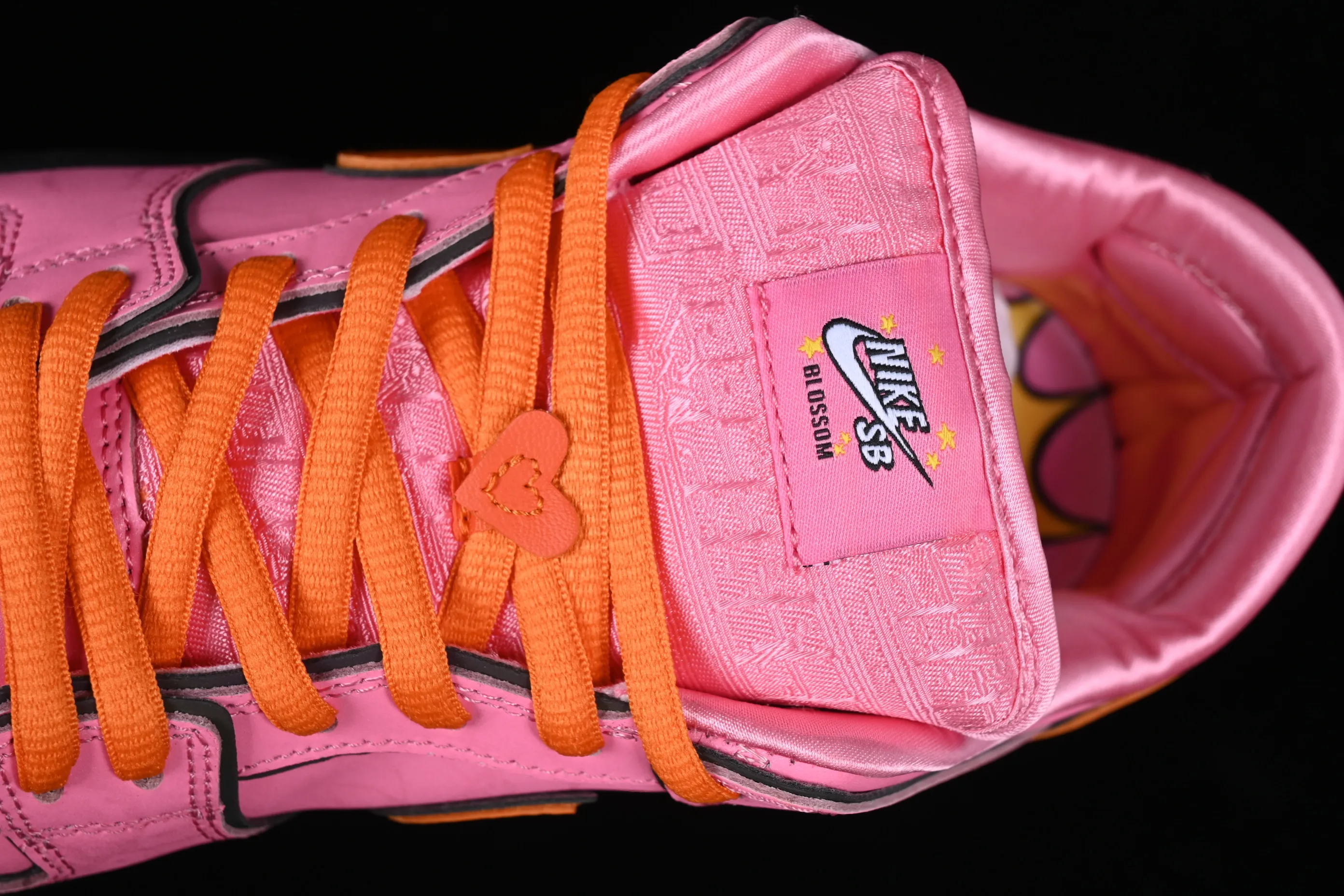 All Categories Nk SB Dunk Series Nk SB Dunk Low Low-top sneakers Pure original version The Powerpuff Girls x Nk SB Dunk Low Powerpuff Girls joint model Low-top casual sneakers FD2631-600